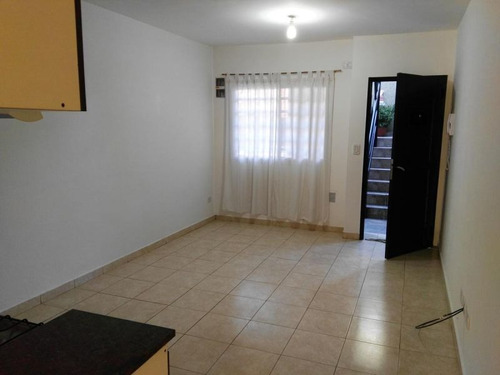 Imagen 3 de 10 de Departamento En Venta En José C Paz