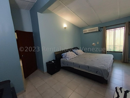 24-13391 Hermosa Casa En Venta, Urb. Los Samanes, Maracay Mord