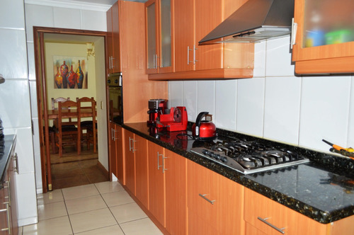 5 Dorm + Serv., Hermoso Jardín, Piscina, Excelente Ubicación