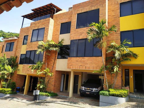 Imagen 3 de 20 de Ao Townhouse Obra Blanca Res Lomas Alto, Lomas Del Este