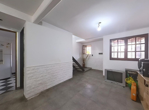 Casa En Venta Hurlingham 5 Amb Garage Jardín Impec