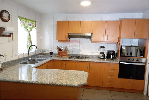Hermosa Casa En Condominio Tranquilo Y Seguro
