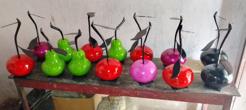 Artesanía Frutas De Madera Pintada Con Pintura Acrílica