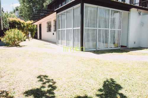 Casa Tipo Loft Apta Para 4 Personas Con Parrilla Y Amplio Jardin Tigre Centro