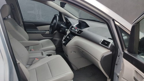 Imagen 10 de 15 de Honda Odyssey 2013 3.5 Touring Minivan Piel Cd Qc Dvd At
