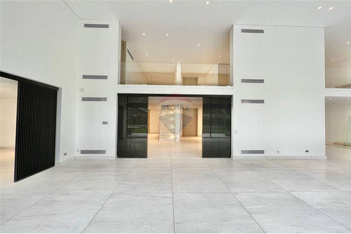 Exclusivo Dúplex Con Jardín, Piscina En San Damián
