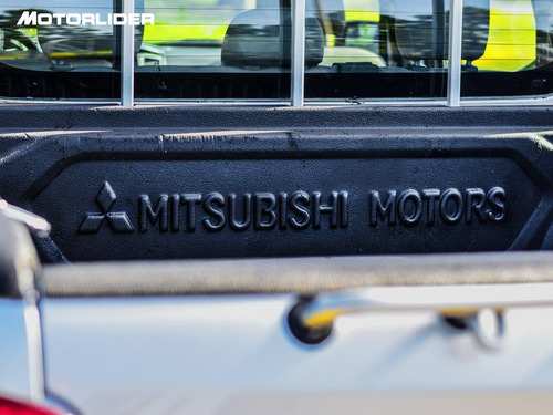 Imagen 14 de 25 de Mitsubishi L200 New 2.4 4x4 | Permuta / Financia