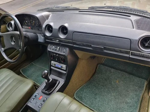 Mercedez 230 E Verde