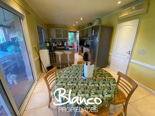 Muy Linda Casa A La Venta En El Barrio La Lomada - Pilar