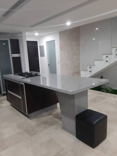Imagen 1 de 17 de Jessica Serino Vende Townhouse A Estrenar En El Rincon 120m2