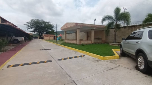 Town House En Alquiler Residencias Villa La Fontana En San Diego Carabobo. St