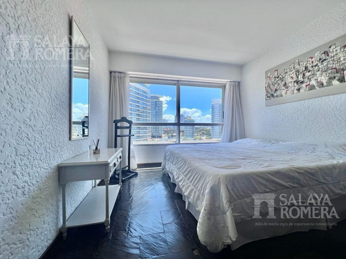 Imagen 5 de 11 de Venta - 1 Dormitorio , Torre De Categoria , Playa Brava , Punta Del Este Sap4698056