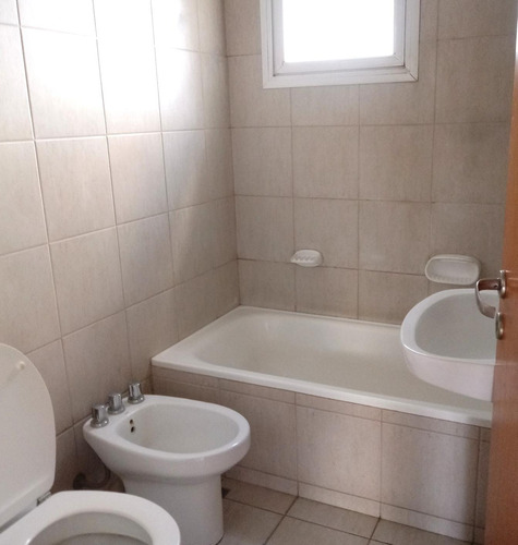 Departamento En Venta Ubicado En Las Mercedes, Pilar, G.b.a. Zona Norte
