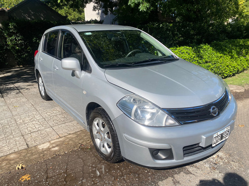 Nissan Tiida 1.8 Visia
