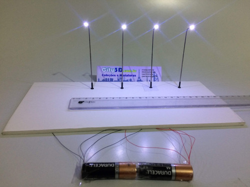 6 Postes H=8,0cm- 1:100 Metal Led 3volts  Postinho 1:87