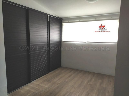 Imagen 4 de 14 de Casa En Venta En Guataparo Country Club Valencia 22-3990 Rentahouse Concepto