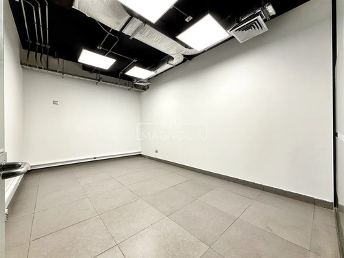 Arriendo De 9 Oficinas En Aeropuerto Amb De Santiago.