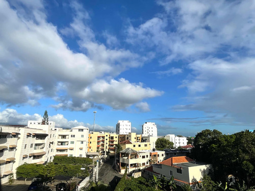 Apartamento Tipo Penthouse Ubicado En Zona Privilegiada