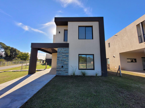 Casa En Venta En Barrio Cerrado El Aljibe, Manzanares, Pilar, Gba Norte