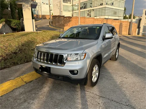 Jeep Grand Cherokee Laredo V6 4x2 At