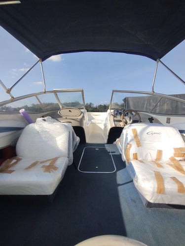 Lancha Bayliner Capri 215 - Importada