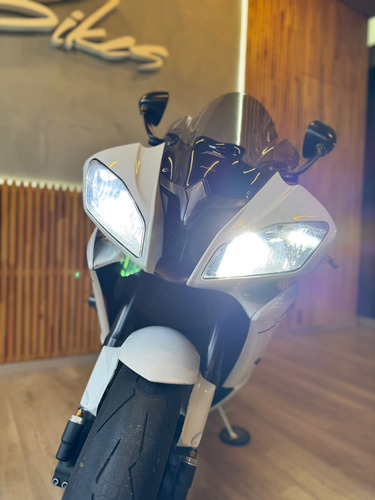 Yamaha R6