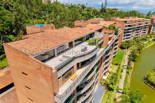 Apartamento Penthouse Con Piscina En Venta En La Lagunita Caracas