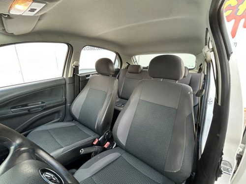 Volkswagen Gol Gol 1.6 MSI TOTALFLEX TRENDLINE 4P MANUAL