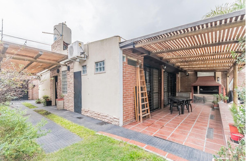 Imagen 20 de 25 de Casa De 2 Dormitorios Con Piscina En Venta En Ciudad Evita