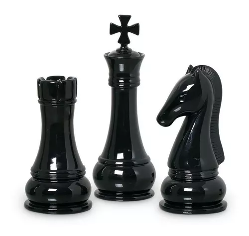 Conjunto de peças de xadrez preto realista. rei, rainha bispo e torre do  cavalo de peão. figuras de xadrez preto para jogo de tabuleiro. símbolo de  atividade de lazer intelectual. objetos de