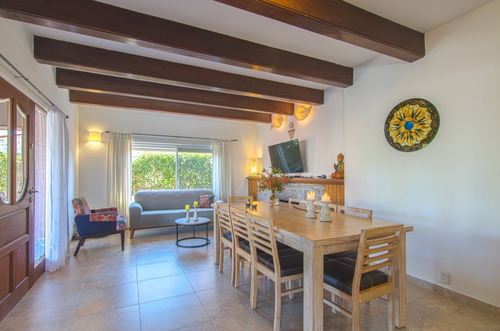Imagen 7 de 23 de Casa En Venta De 7 Dormitorios C/ Cochera En Maldonado