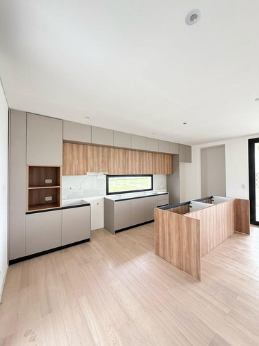 Casa En Venta, A Entregar, En Barrio Lares De Canning, Sobre Ruta 52.