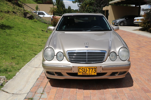 Imagen 2 de 14 de Mercedes Benz E320 Elegance