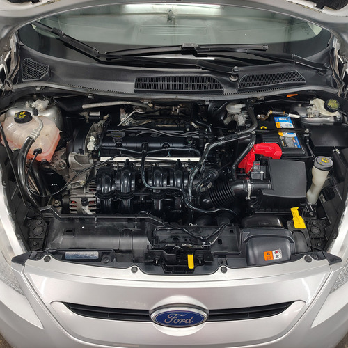 Ford Fiesta Kinetic Design Titanium 1.6 2011