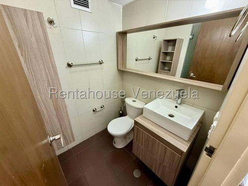 Moderno Y Actualizado, Bello Apartamento Se Vende En Mariperez Mls-25-19117 Mv