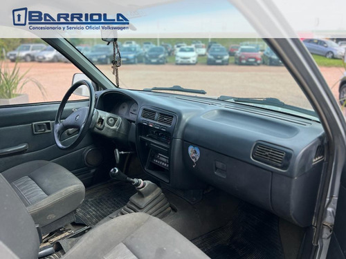 Imagen 9 de 24 de Nissan D21 4x2 2.7 2005 Buen Estado! - Barriola