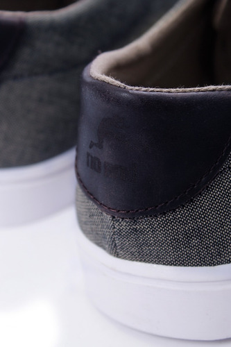 Imagen 2 de 3 de Zapatilla Urbana Layz Negra Envejecida No End 3770141