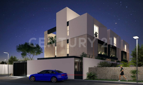 Casa En Venta En Jardines De Vista Alegre, Con 4 Niveles Y Alberca