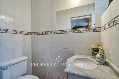 Casa En Venta En Ñuñoa! Impecable, Lista Para Vivi...