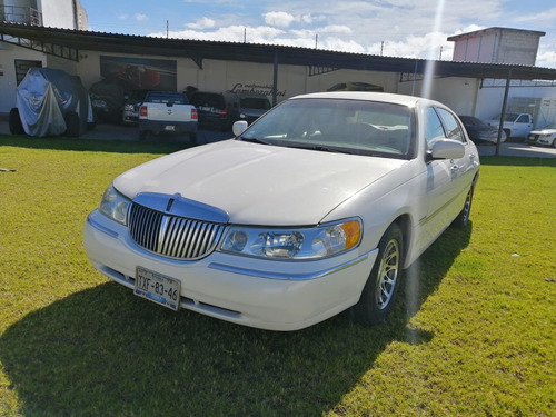 Lincoln Town Car Cartier Piel At