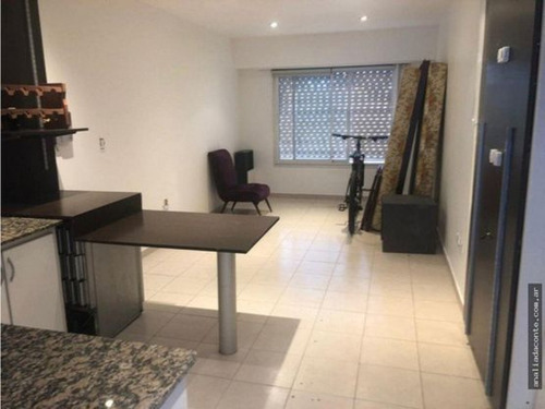 Inmueble En Block 2 Viviendas + 3 Locales