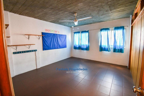 Vende O Alquila Local De 3 Niveles, 12 Habitaciones,