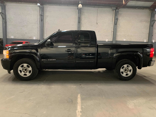 Chevrolet Silverado Silverado V8 5.3