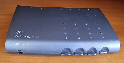 Ge Audio Video Switch (Usado)