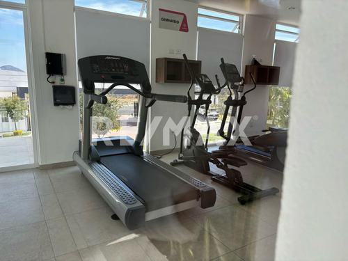 Casa En Venta En Condominio Con 3 Habitaciones Y Una En Pb, Tiene Jardín Y Amenidades En San Isidro Juriquilla