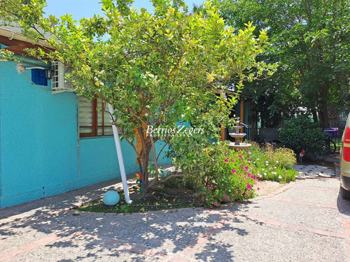 Casa En Venta De 6 Dorm. En La Reina