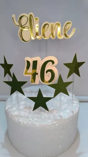 Com vocês, ele, a estrela da festa: o bolo