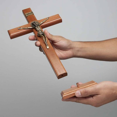 Imagem 6 de 7 de Crucifixo Medalha São Bento Parede/mesa, Madeira Metal 36cm
