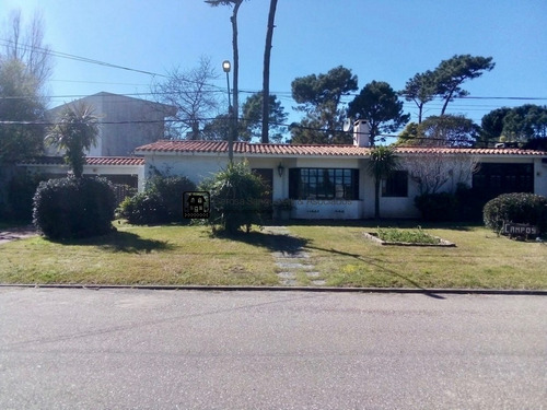 Muy Linda Casa En La Mansa- Ref: 1699