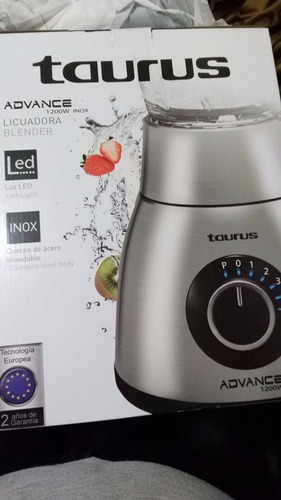 Licuadora Taurus 1200w Jarra 1.8 Lt Vidrio 5v 2 Años Garanti